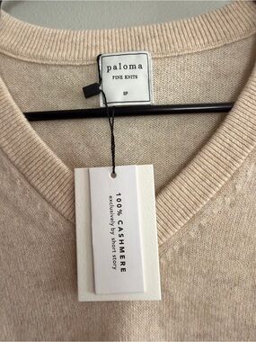 Paloma Fine Knits Women's V-Neck Cashmere Sweater in Light Beige